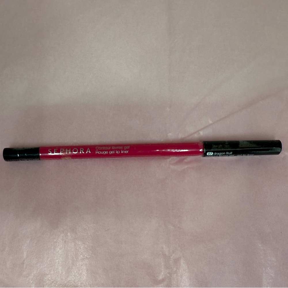 New in Package Sephora Rouge Gel Lip Liner in the Hot Pink Colour “Dragon Fruit”